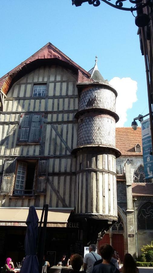 Les Tilleuls & Co Troyes Exterior photo
